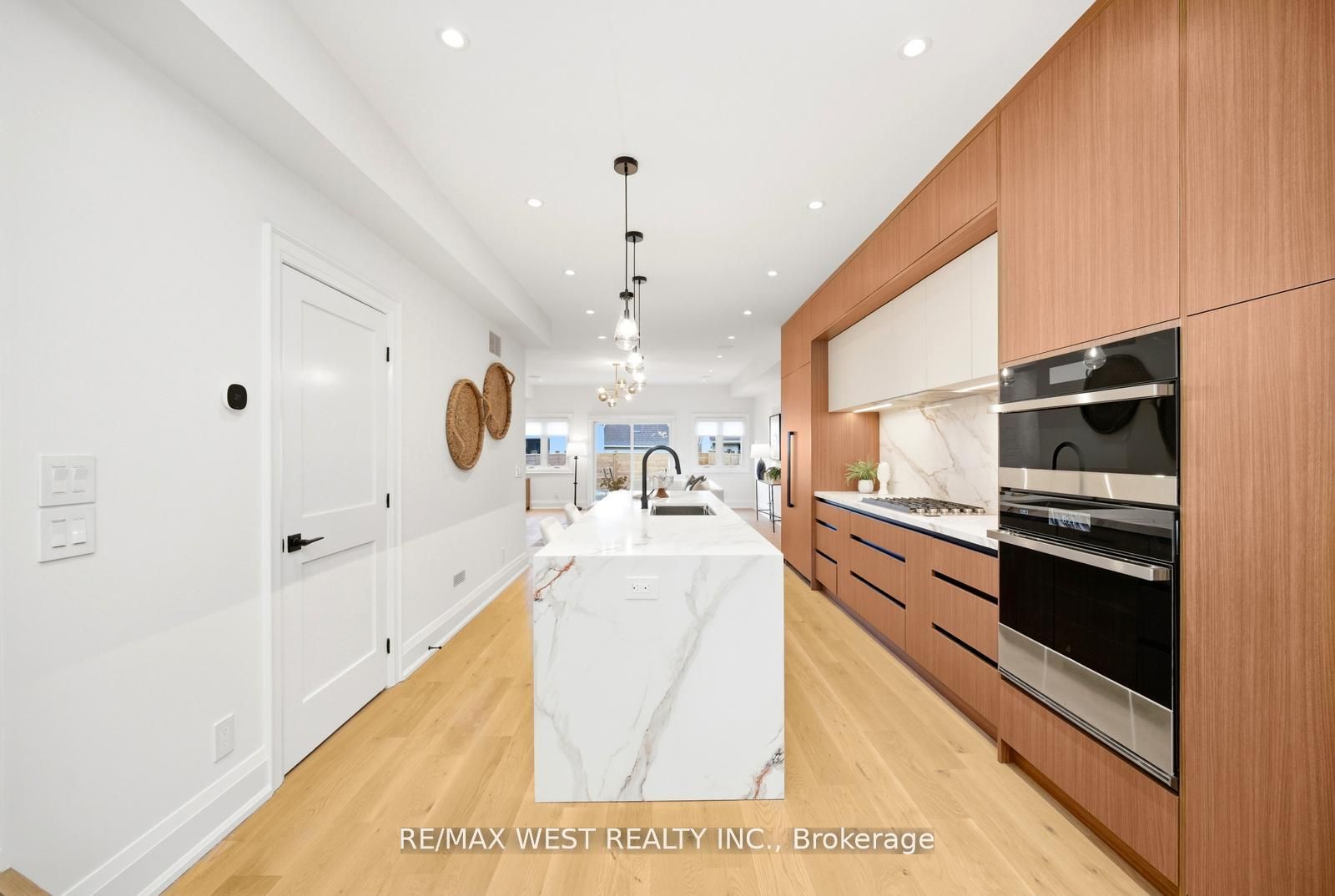 Additional image 6 of 390 St Clarens Avenue, Toronto, ON, M6H 3W3