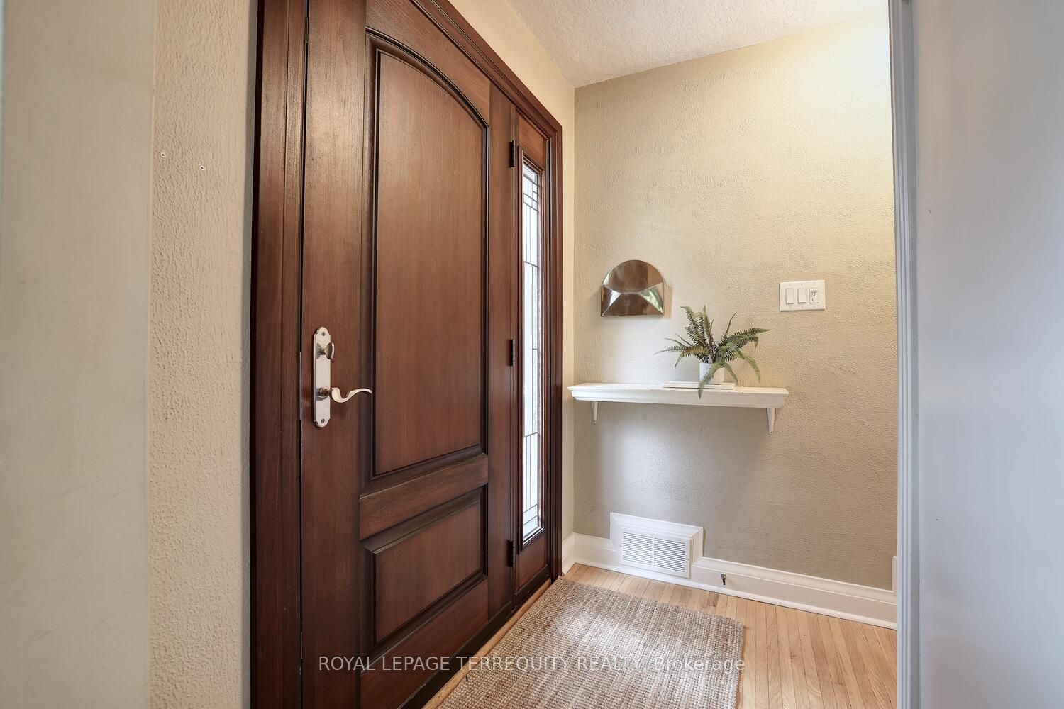 20 Elderidge Avenue, Toronto, ON, M8Y 2C5 photo 2