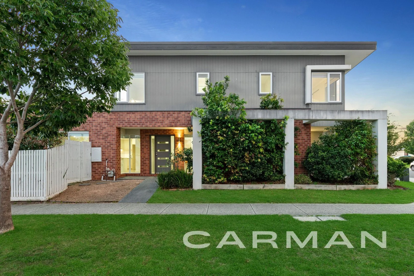 16 Debra Avenue, Pakenham VIC 3810