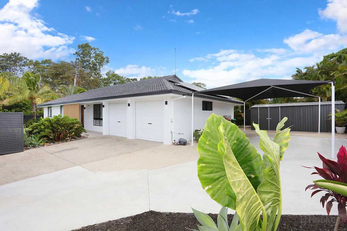 2 Burrendong Road, Coombabah QLD 4216