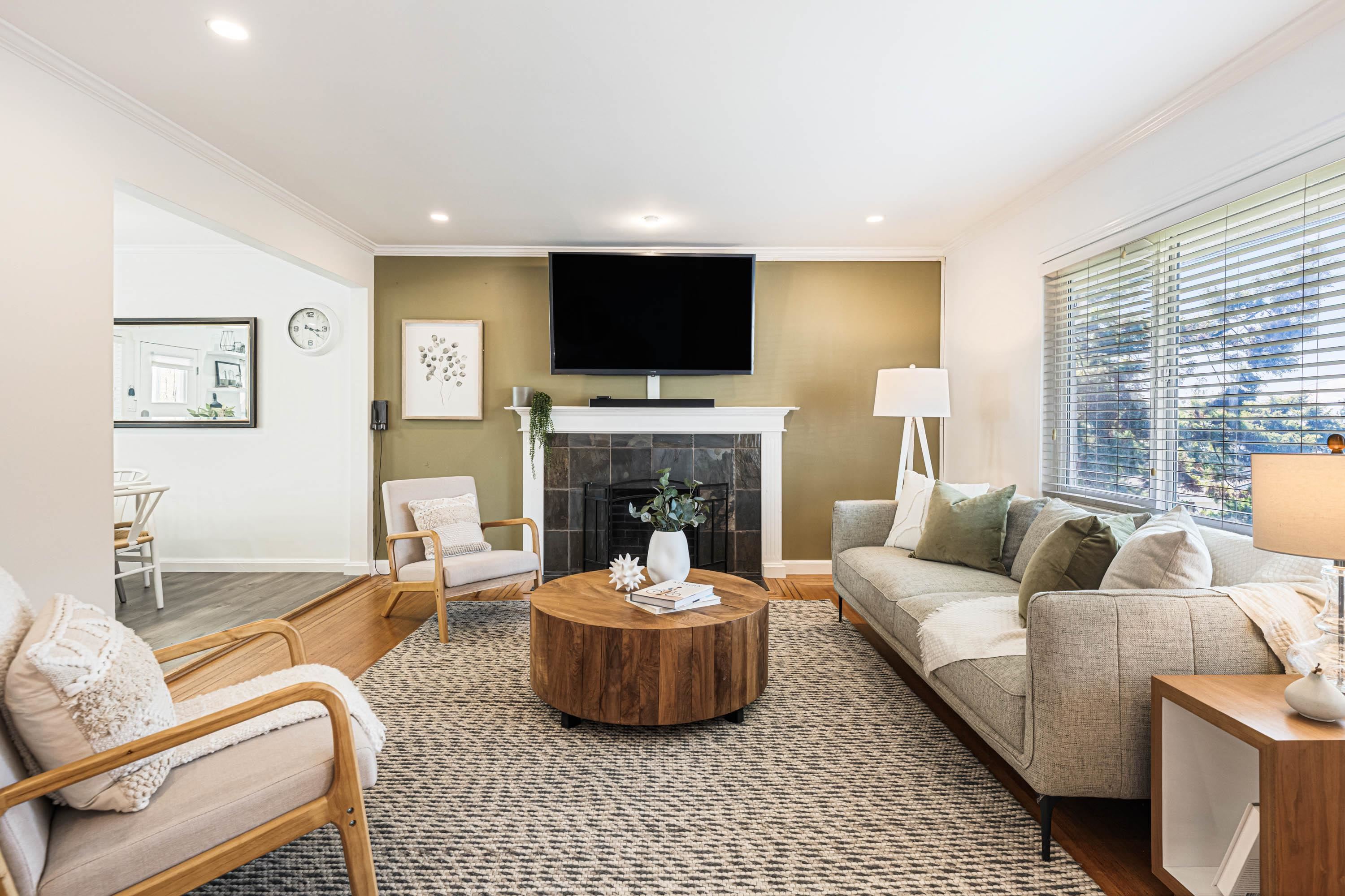 Additional image 2 of 8326 Royal Oak Avenue, Burnaby, BC, V5J 4L2