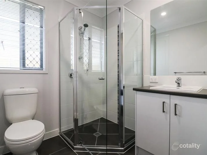76 McKinnon Drive, Yarrabilba QLD 4207 photo 5