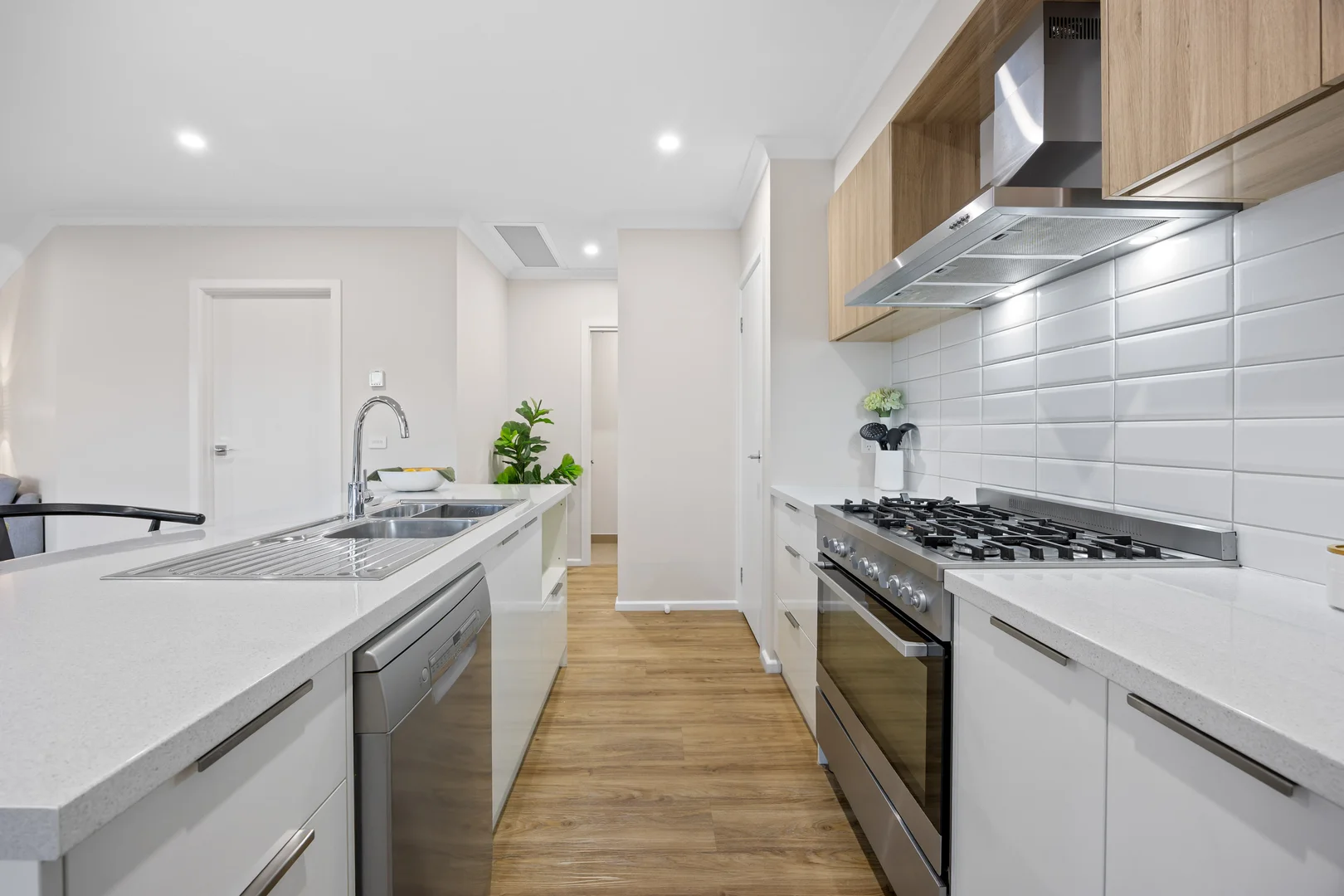 Additional image 5 of 43 Cinnamon Drive, Lake Gardens VIC 3355