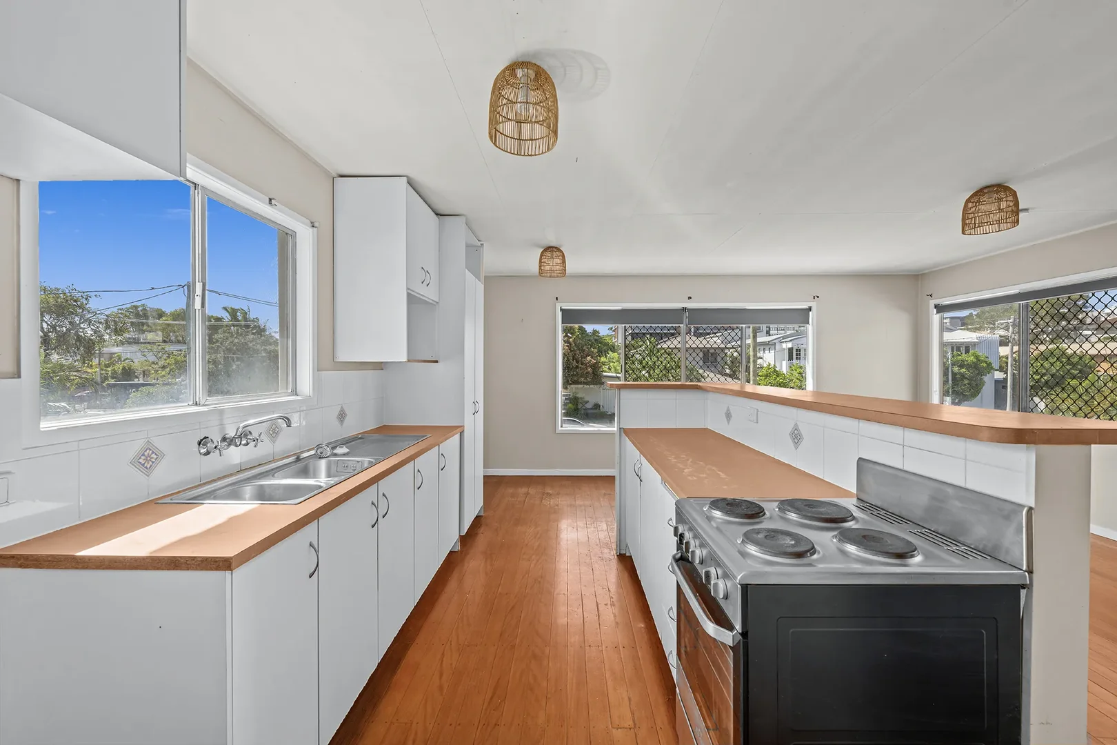 Additional image 5 of 24 Twenty Seventh Avenue, Palm Beach QLD 4221