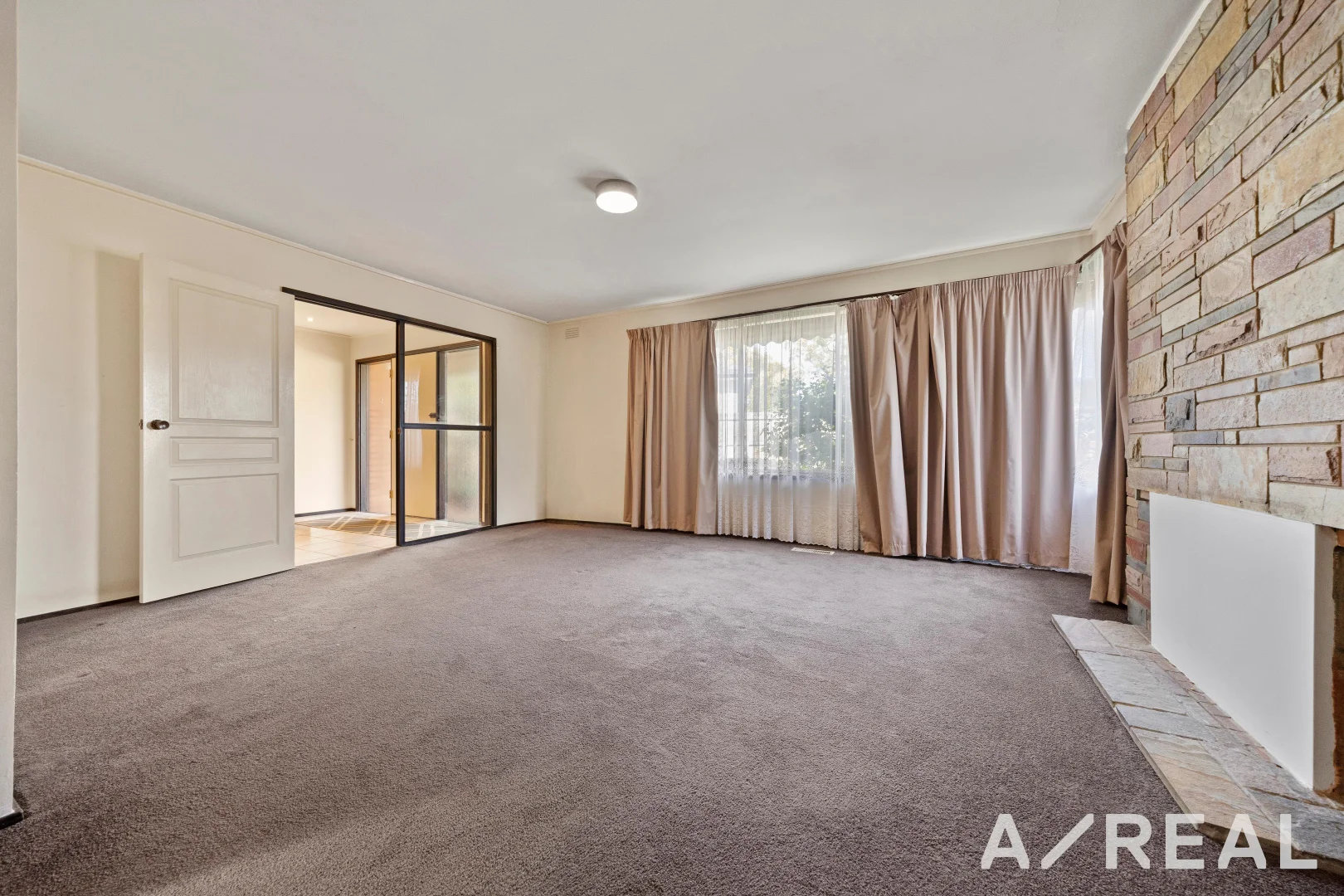 18 Yaltara, Bundoora VIC 3083 photo 2