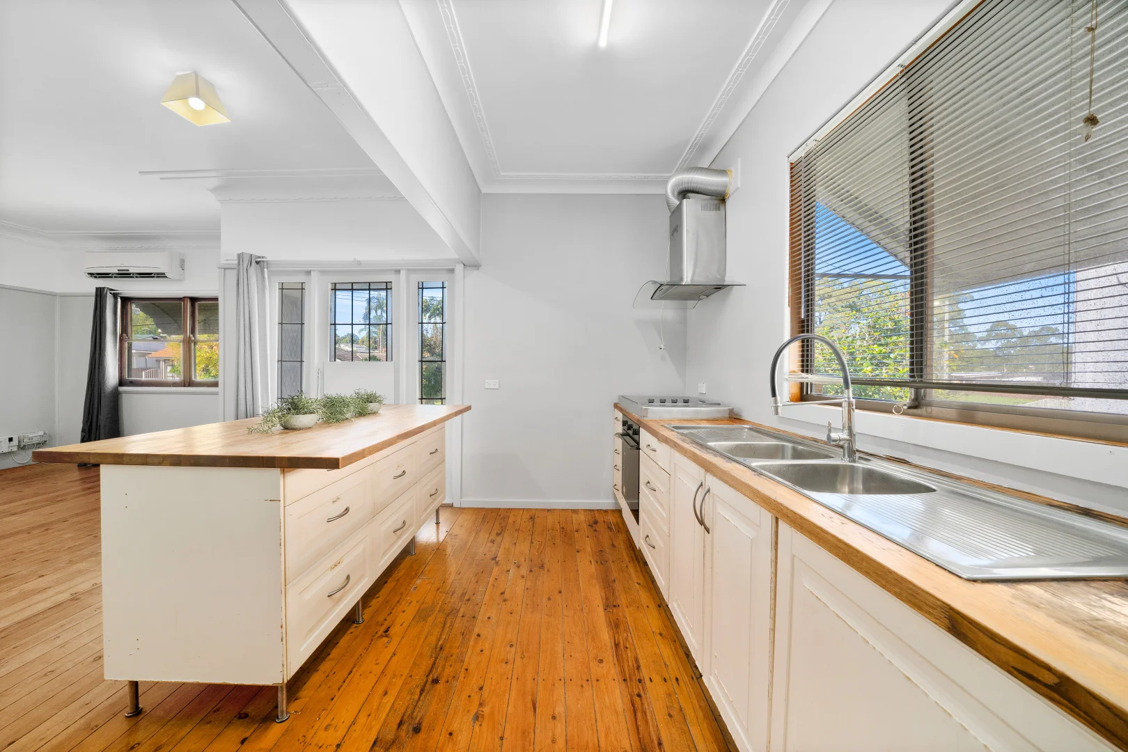 45 Tara Road, Blacktown NSW 2148 photo 2