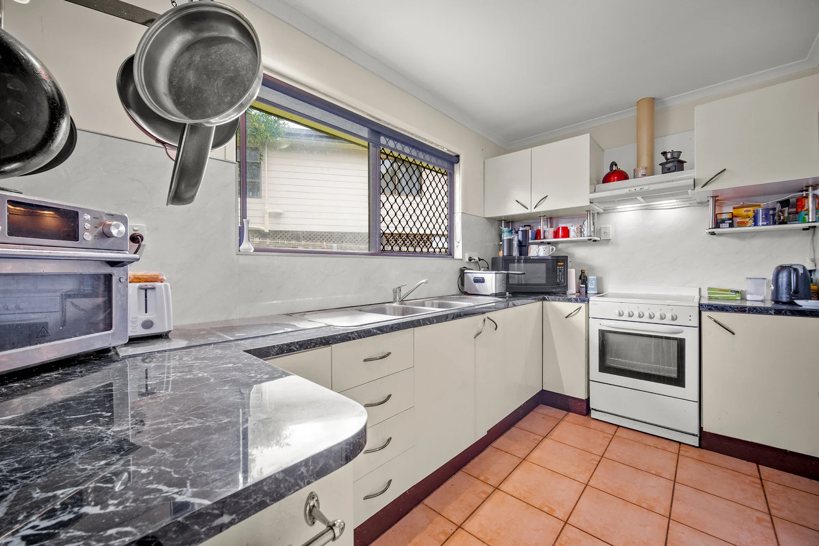 12 Aruma Close, White Rock QLD 4868 photo 5
