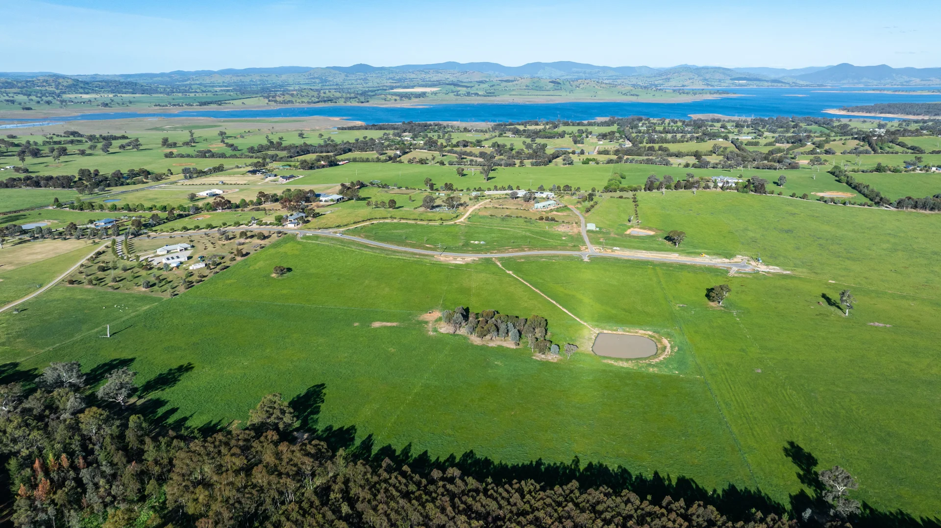 Additional image 3 of 8 Eagle Rise Road, Table Top NSW 2640