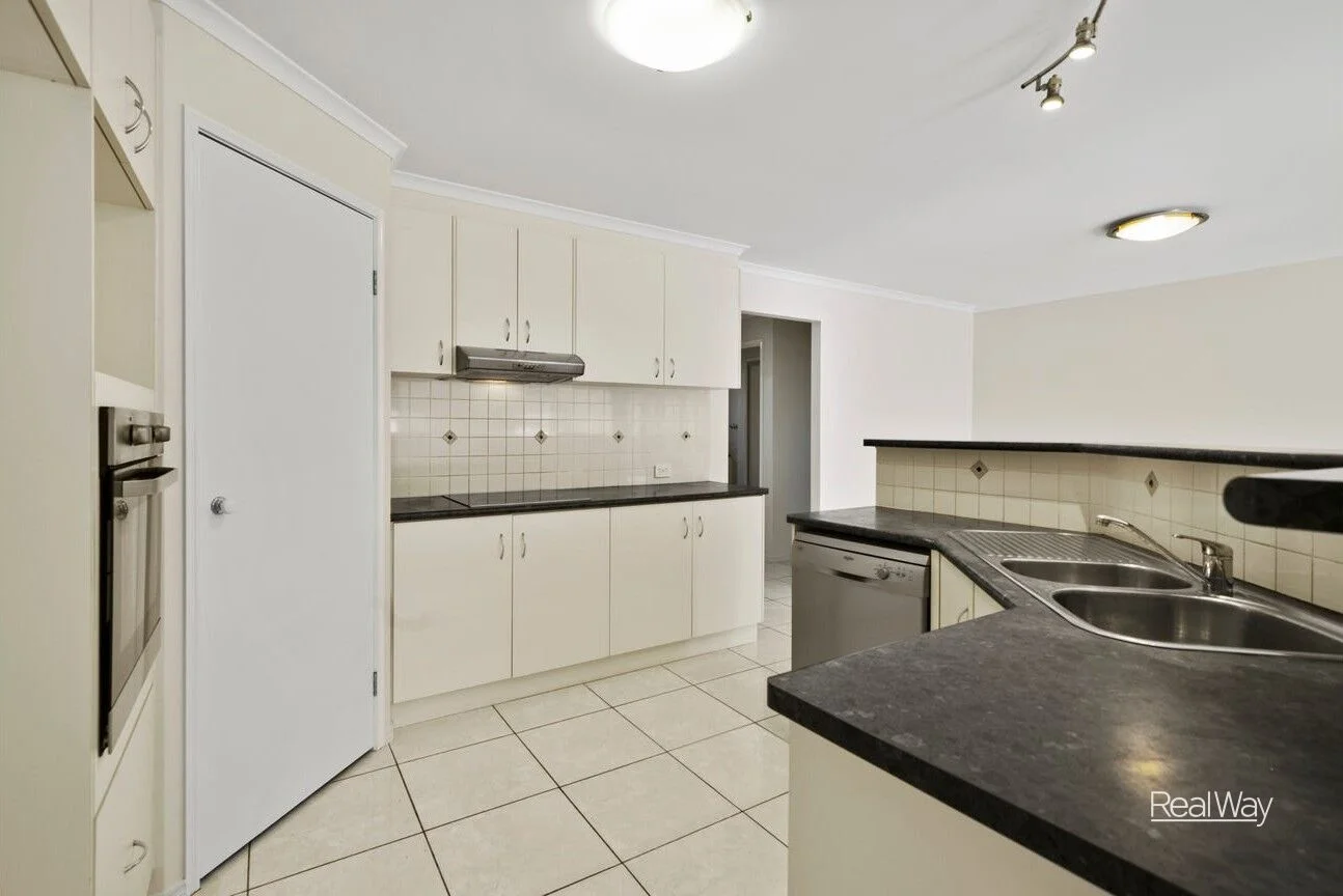 25 Balonne Drive, Glenvale QLD 4350 photo 3