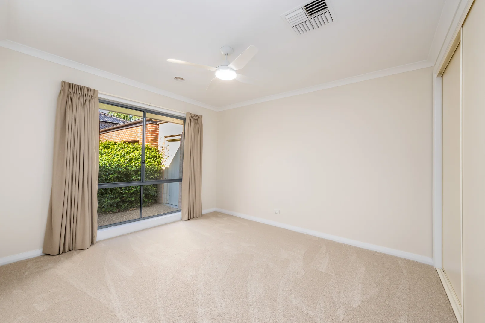 Additional image 10 of 21 Nillahcootie Crescent, Kialla VIC 3631