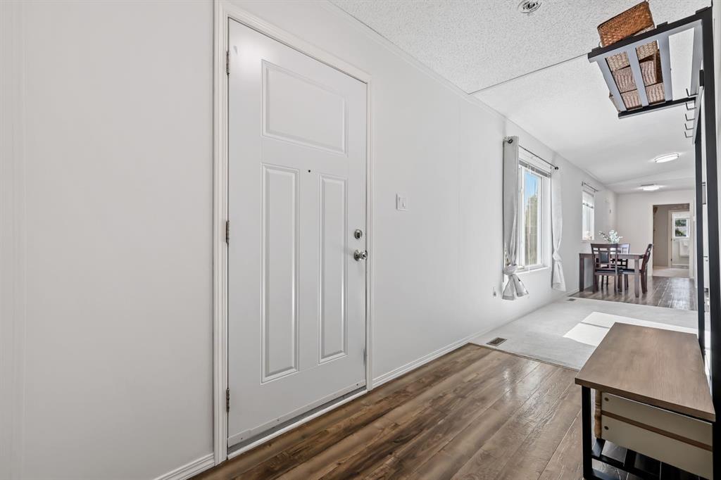 Additional image 4 of 305 Stanley Avenue, Okotoks, AB, T1S 1M5