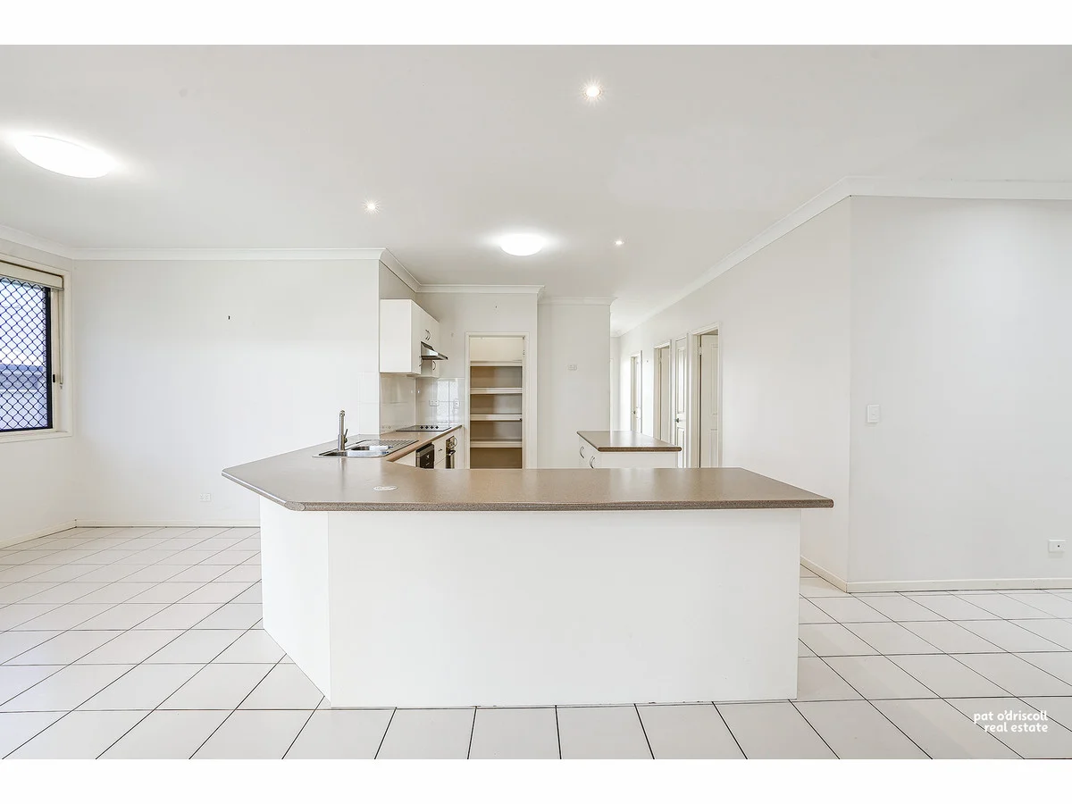 34 Lamb Avenue, Gracemere QLD 4702 photo 2