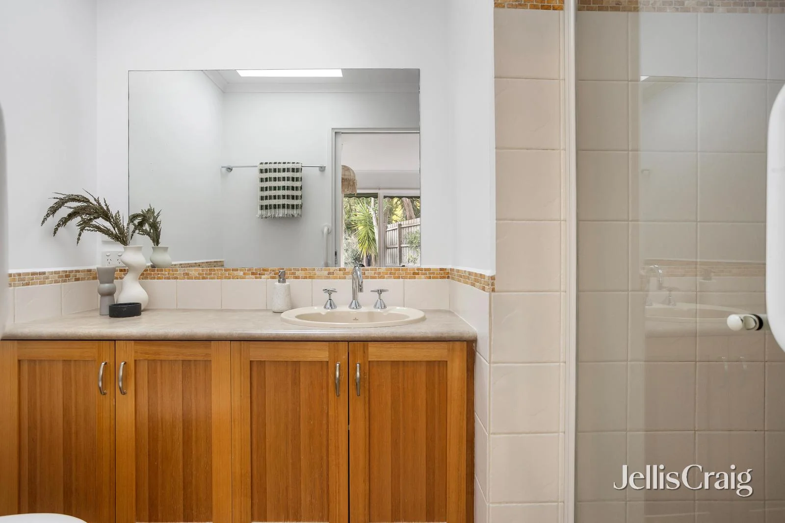 Additional image 10 of 12 Treetops Close, Eltham VIC 3095