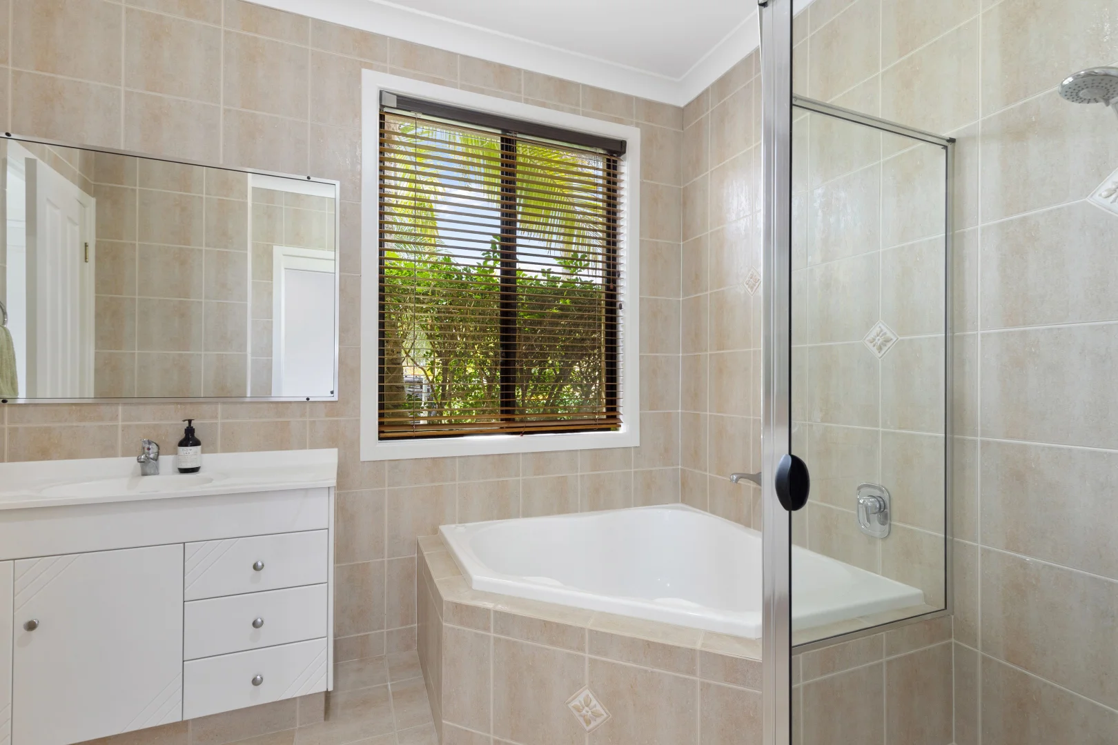 Additional image 9 of 37 Oyster Cove Promenade, Helensvale QLD 4212