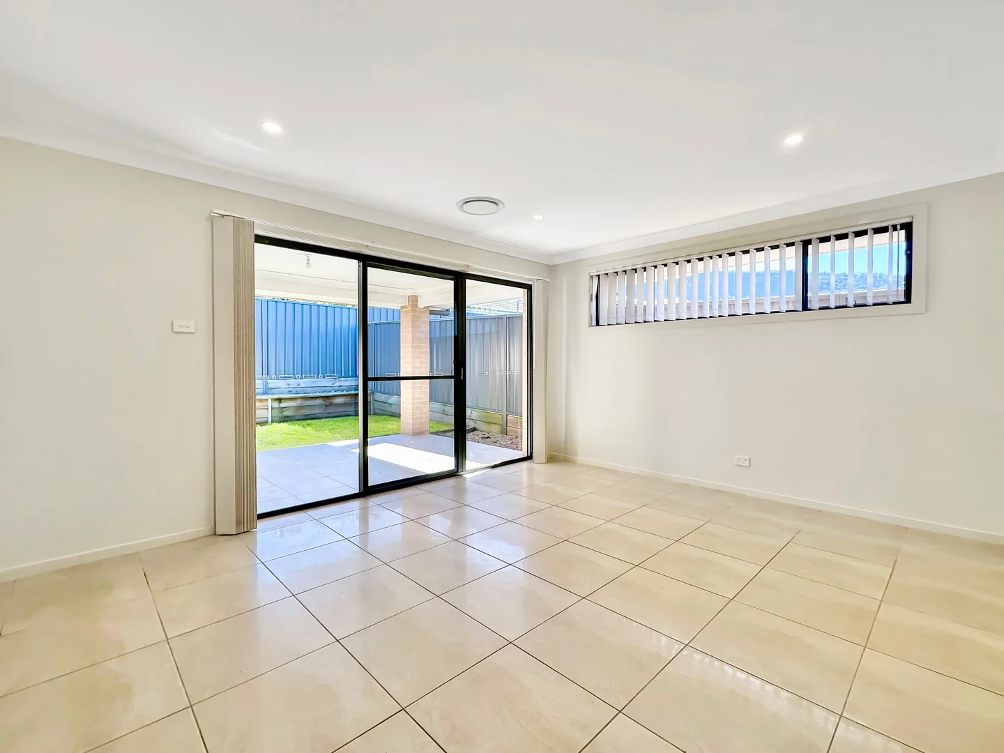 1 Saddleback Crescent, Stream Hill NSW 2526 photo 5