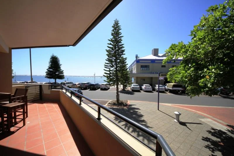 17/18 Bonnefoi Boulevard, Bunbury WA 6230