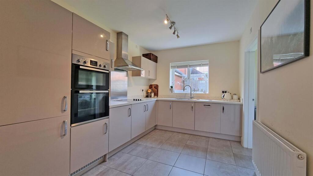 Burnham Road, Wythall photo 5