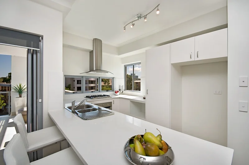 601/30 Riverview Terrace, Indooroopilly QLD 4068 photo 3