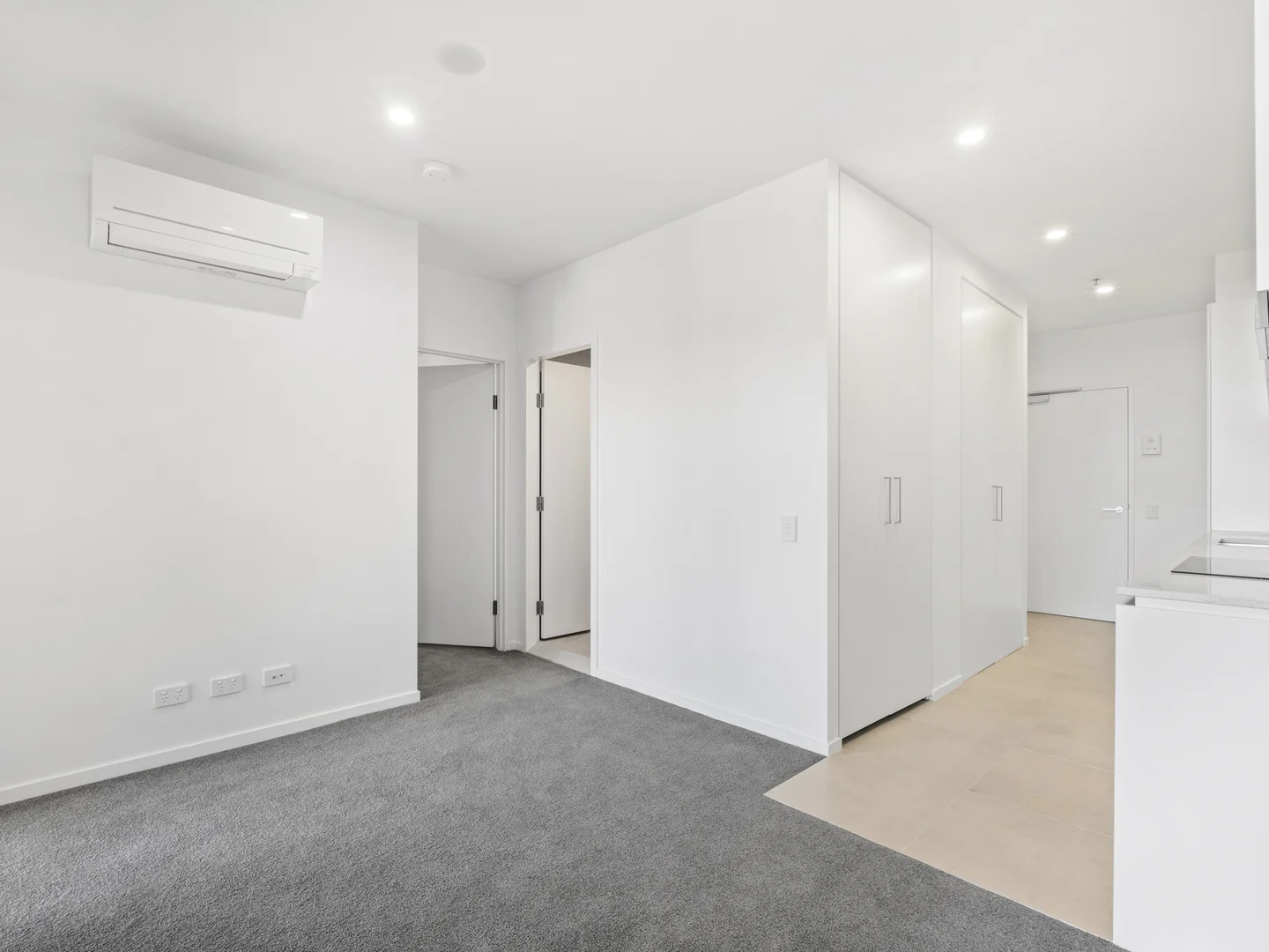 2011/3 Grazier Lane, Belconnen ACT 2617 photo 2