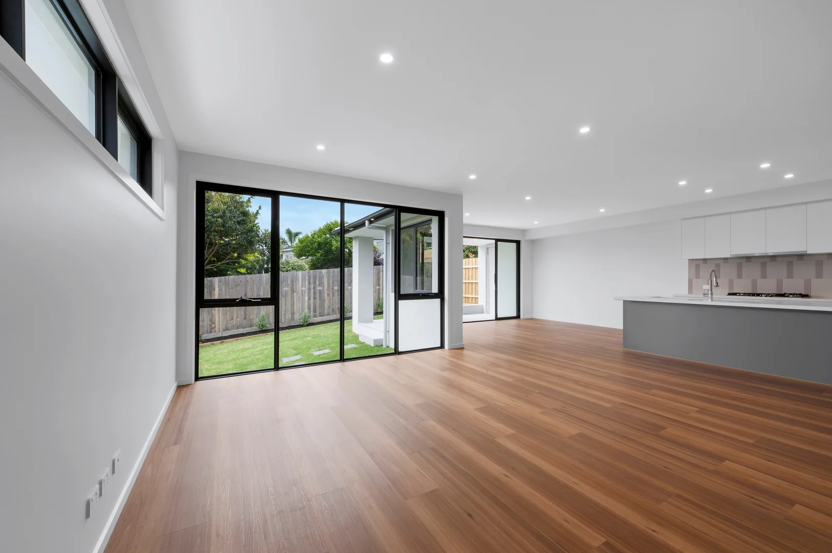 16A Hazel Drive, Templestowe Lower VIC 3107 photo 2