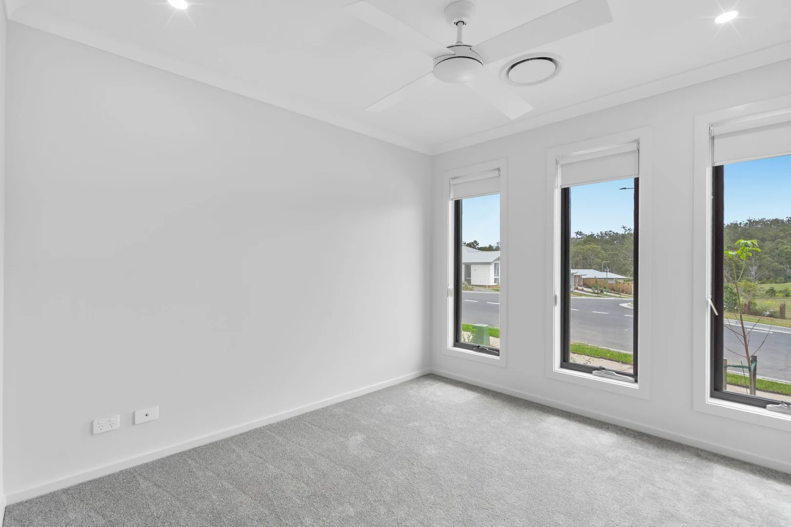 22 Zeil Way, White Rock QLD 4306 photo 2