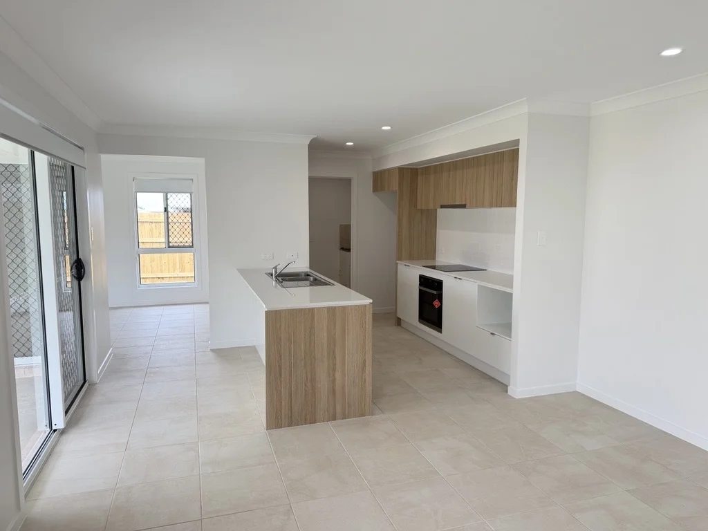 38 West Spring Way, Nikenbah QLD 4655 photo 5