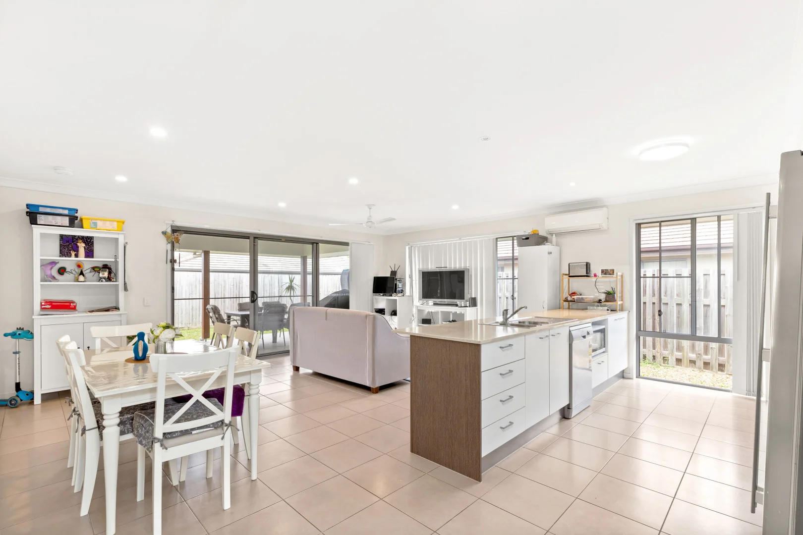 27 Glengrove Circuit, Mango Hill QLD 4509 photo 3