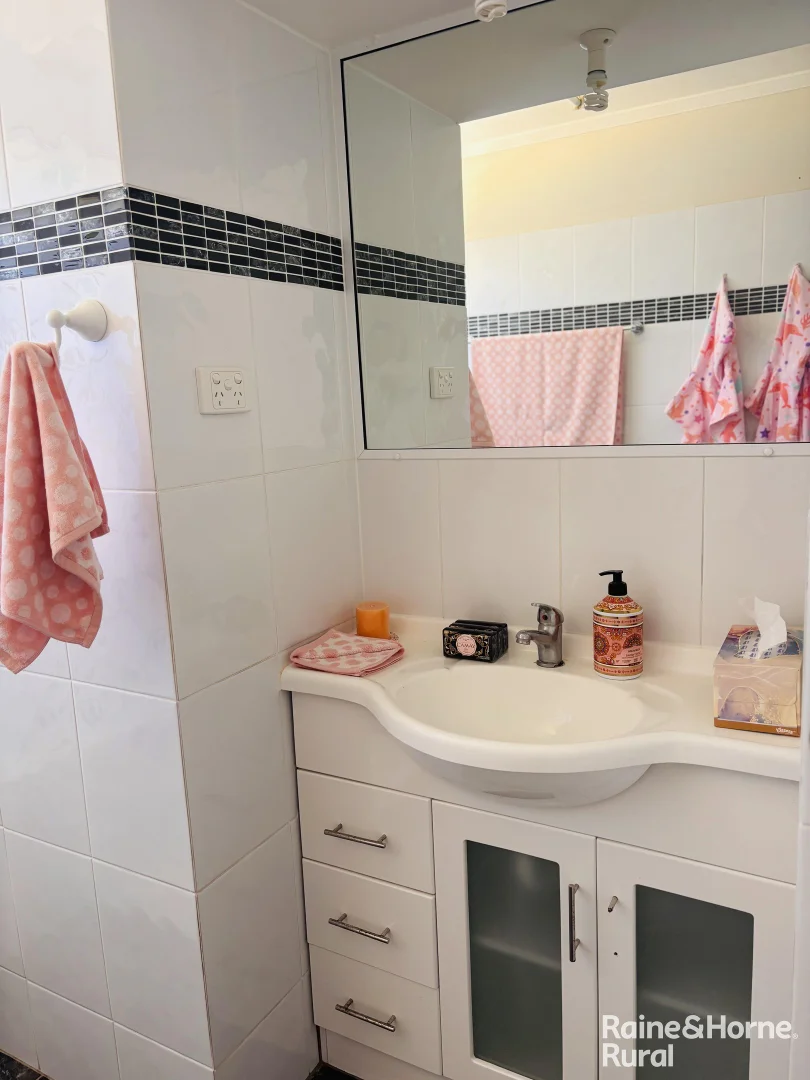 Additional image 8 of 60 Mcphie Street, Roma QLD 4455