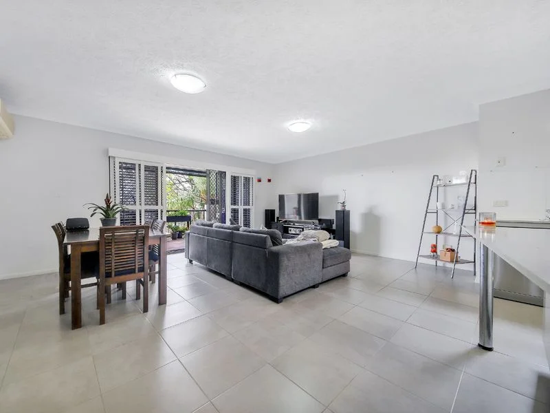Additional image 6 of 2/41 Kirkland Avenue, Coorparoo QLD 4151