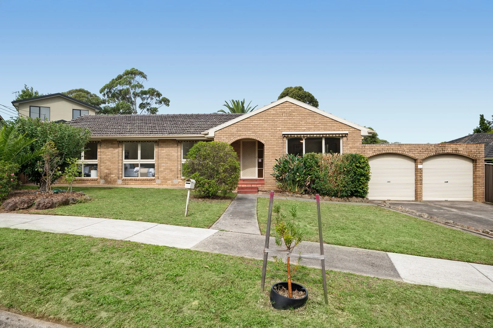 4 Poets Court, Glen Waverley VIC 3150