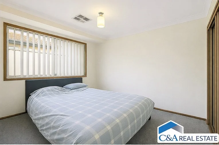 11 SKIPTON LANE, Prestons NSW 2170 photo 4