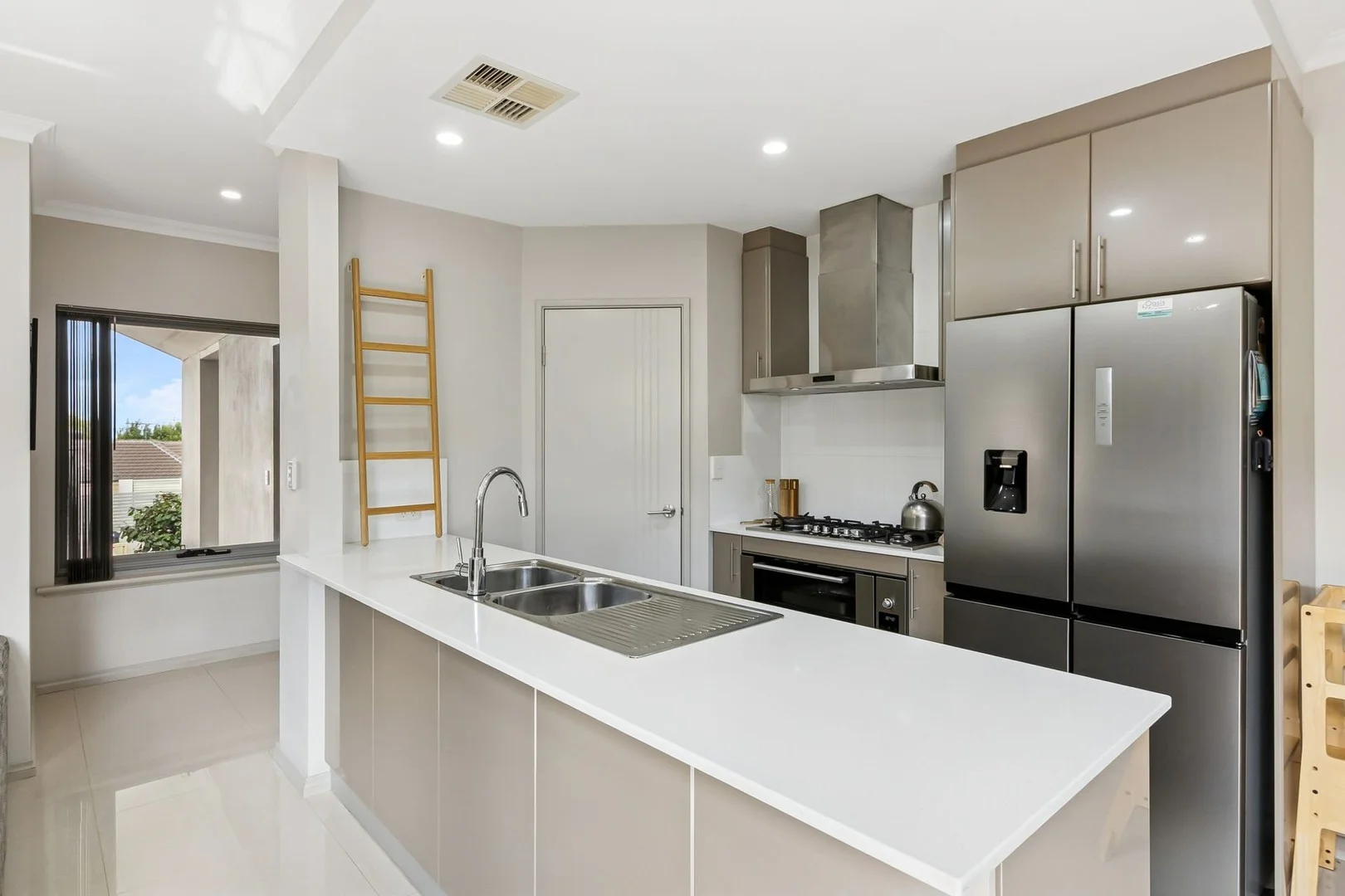 2/8 Hove Court, Nollamara WA 6061