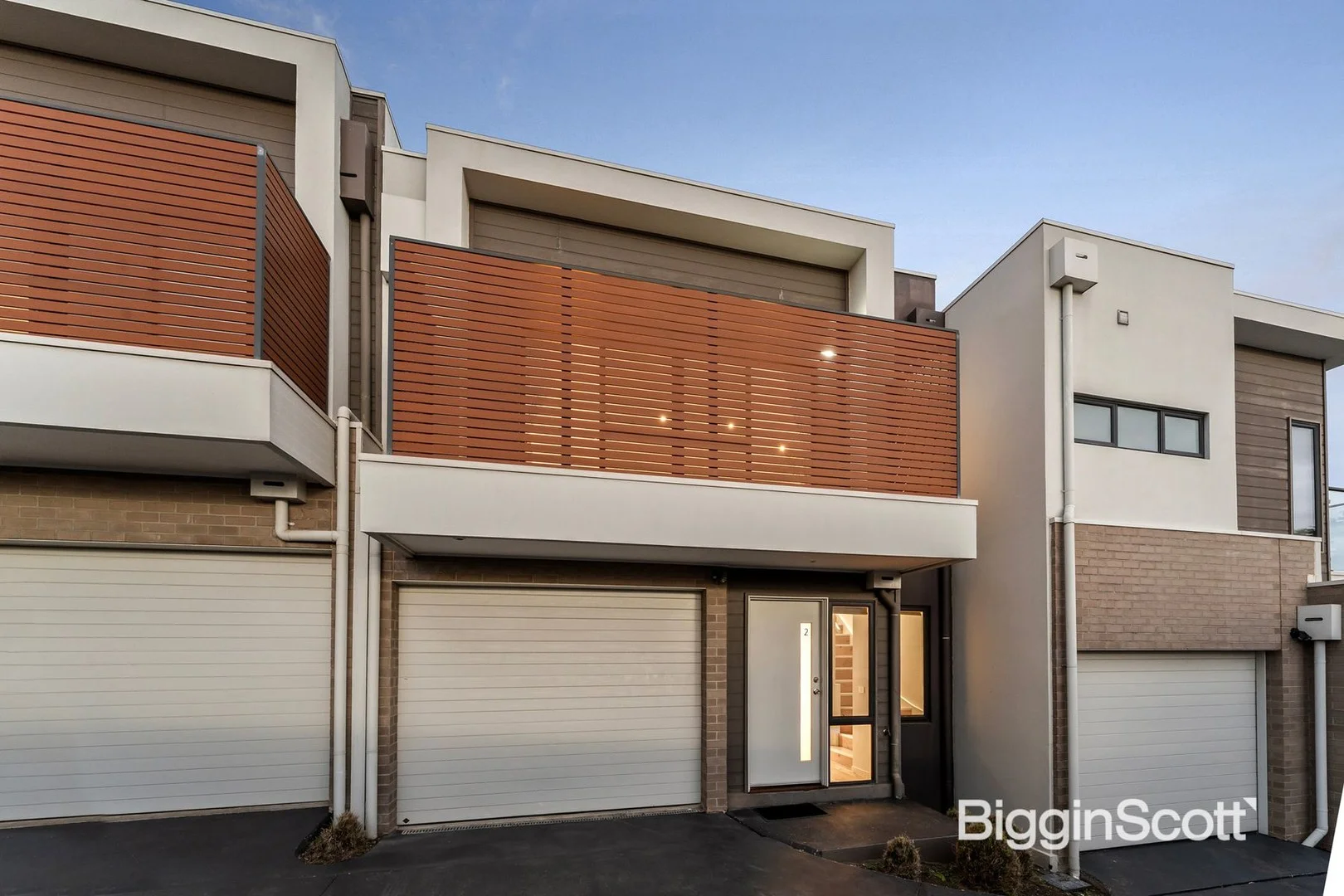 2/32 Rathmullen Quadrant, Doncaster VIC 3108