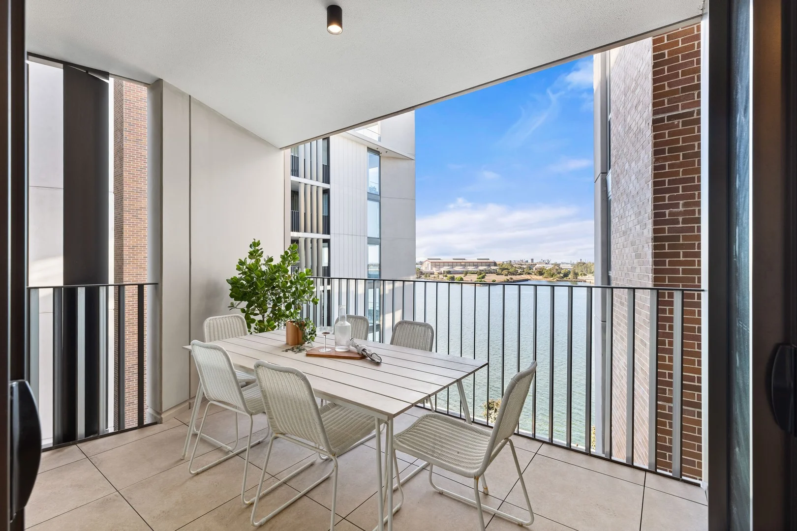 Level 5, 504/43 Honeysuckle Drive, Newcastle NSW 2300