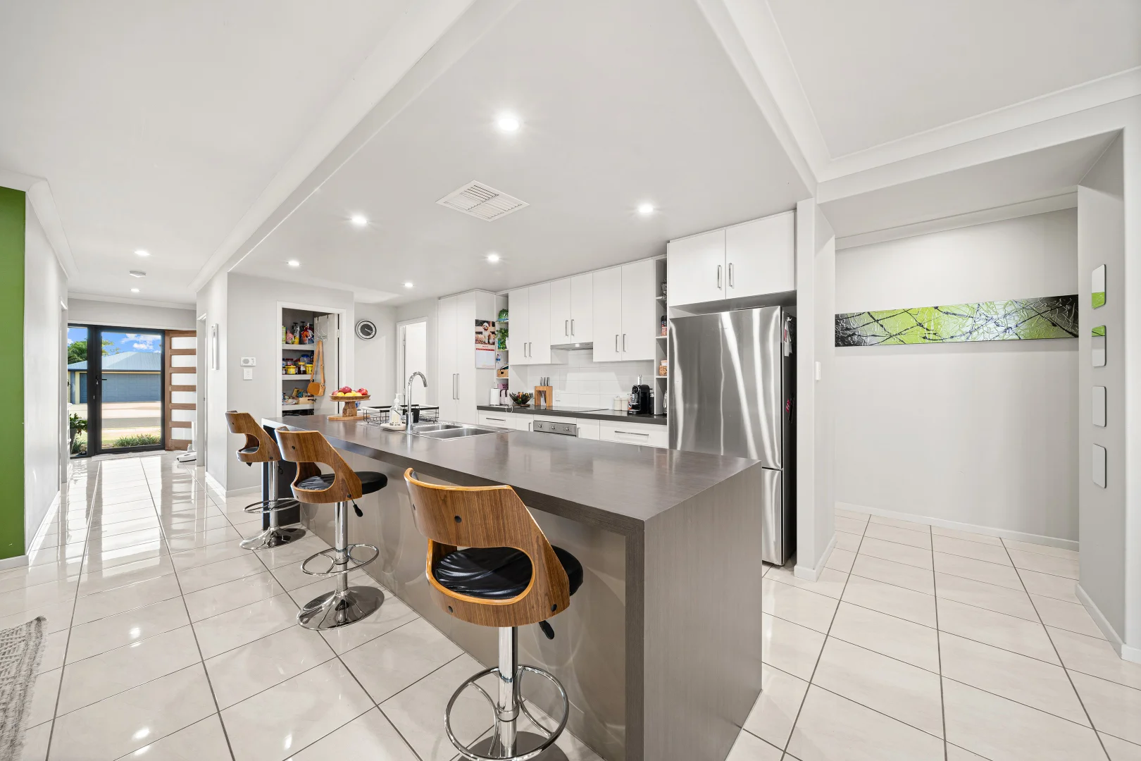 11 Coldstream Street, Emerald QLD 4720 photo 3