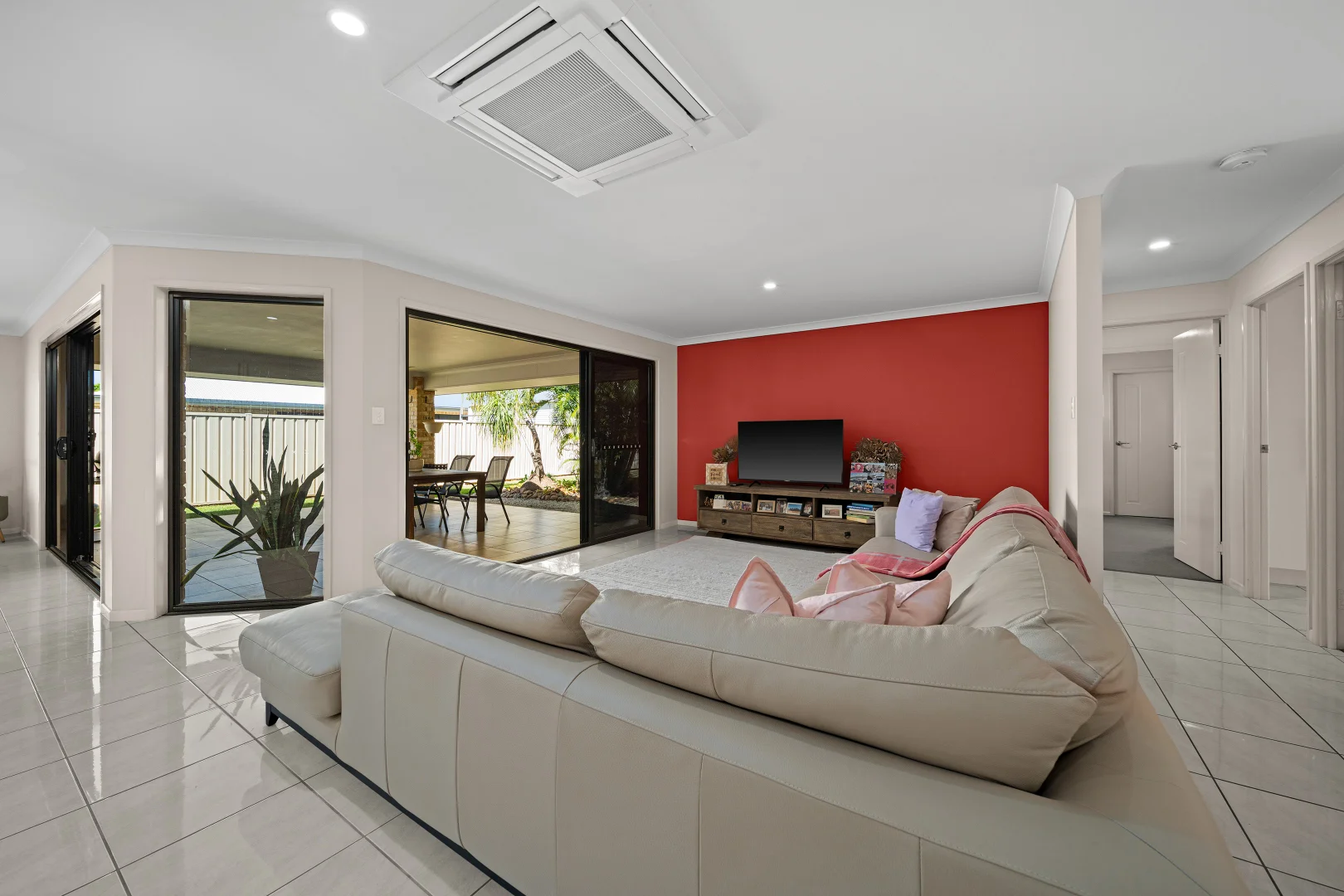 2 Chandon Court, Emerald QLD 4720 photo 5