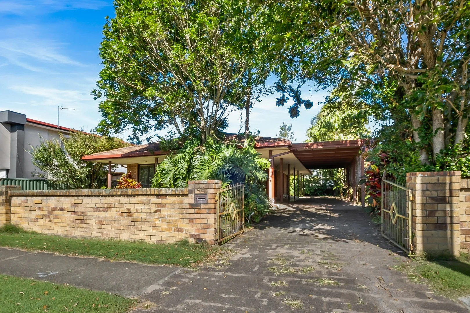 48 Abalone Avenue, Paradise Point QLD 4216