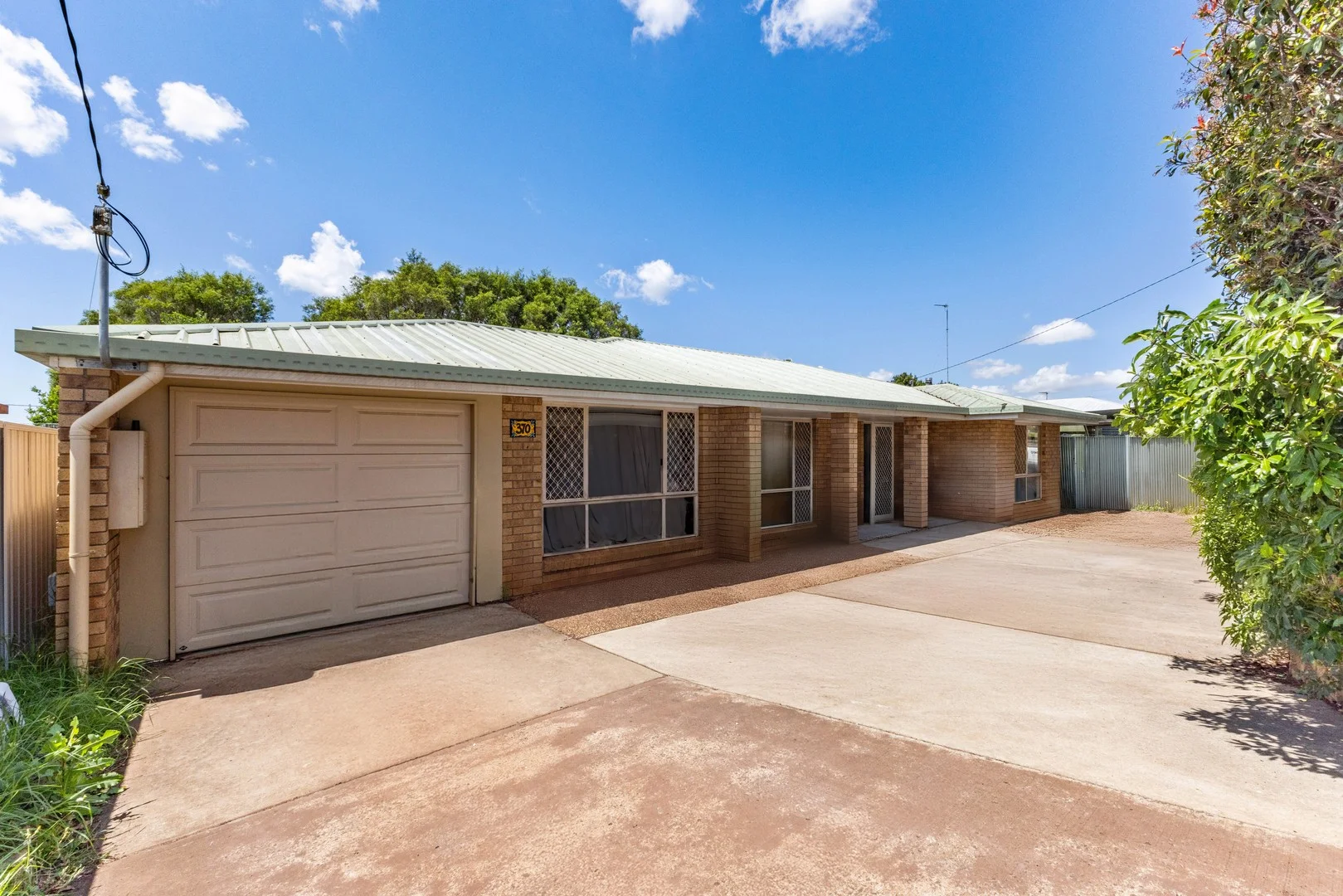 370 West Street, Kearneys Spring QLD 4350