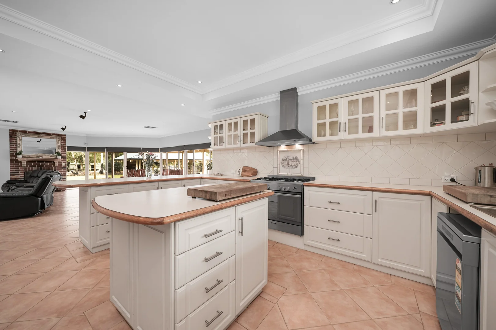 Additional image 12 of 209 Kargotich Road, Oakford WA 6121