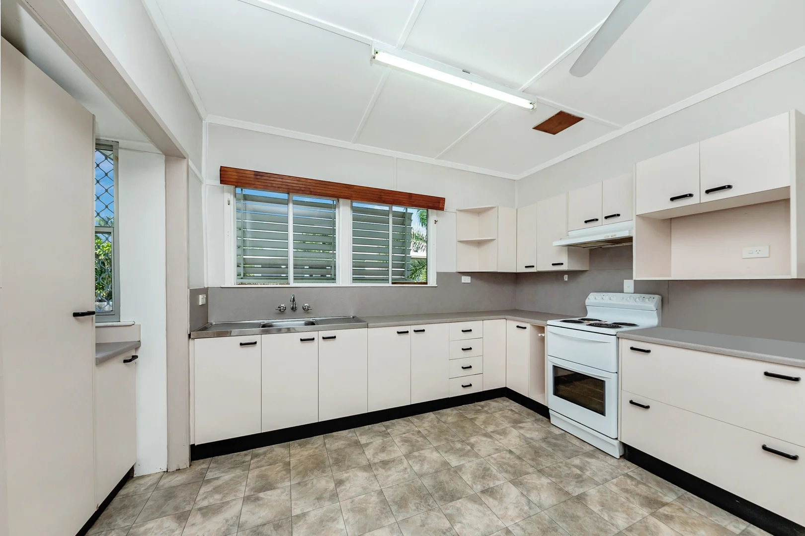 Additional image 2 of 46 Munroe Street, Wulguru QLD 4811