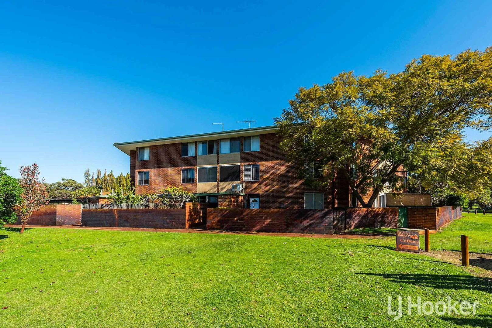 18B/49 Herdsman Parade, Wembley WA 6014