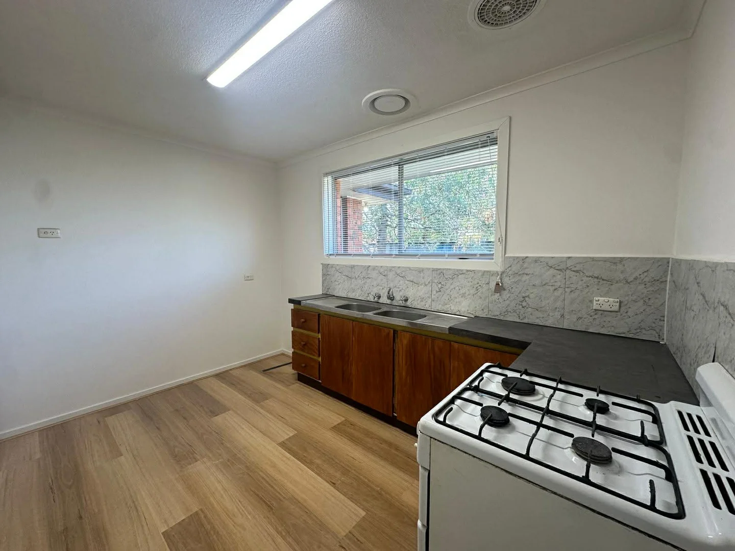 Additional image 3 of 3/30 Burns Avenue, Clayton South VIC 3169