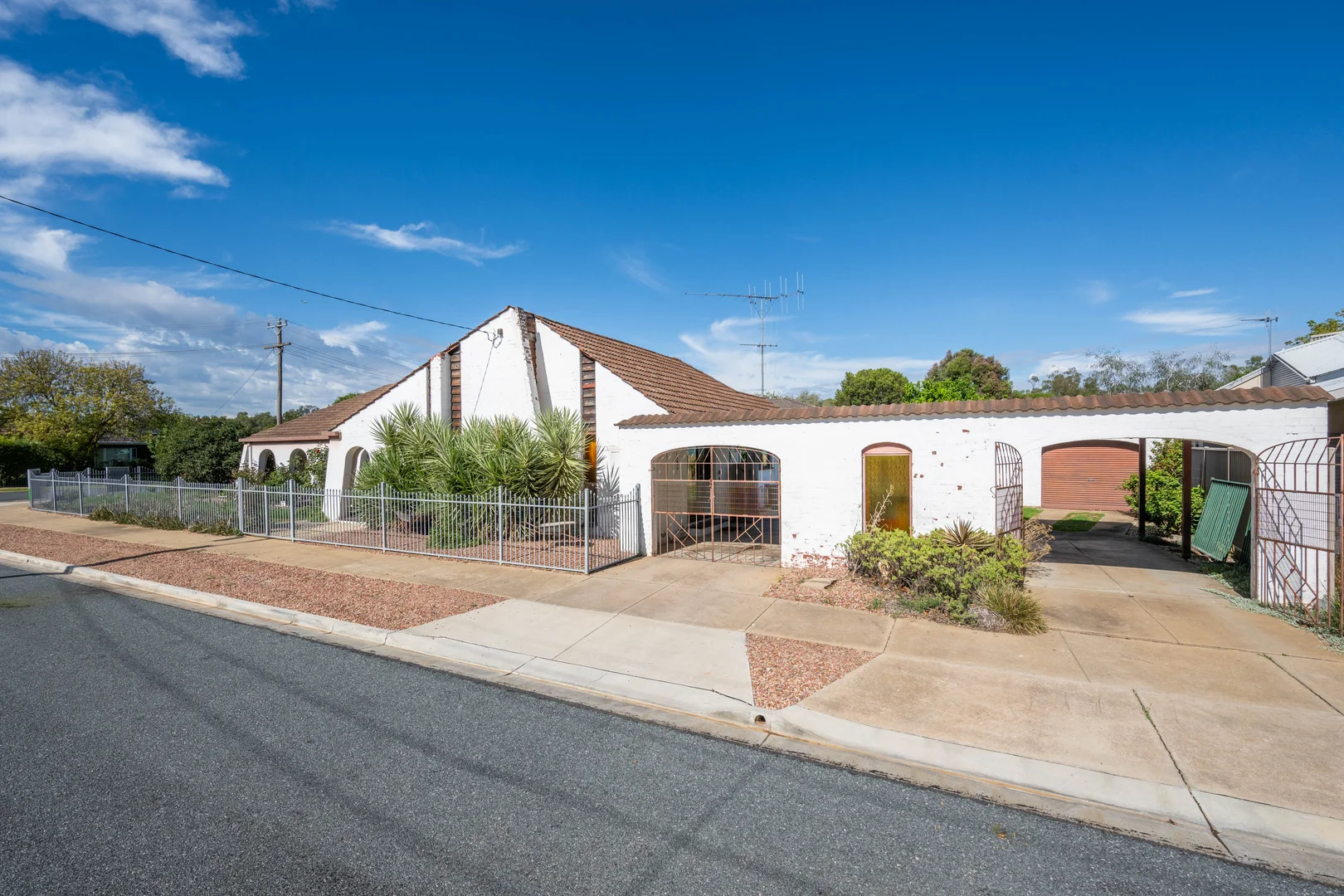 10 Alexander Parade, Shepparton VIC 3630 photo 2