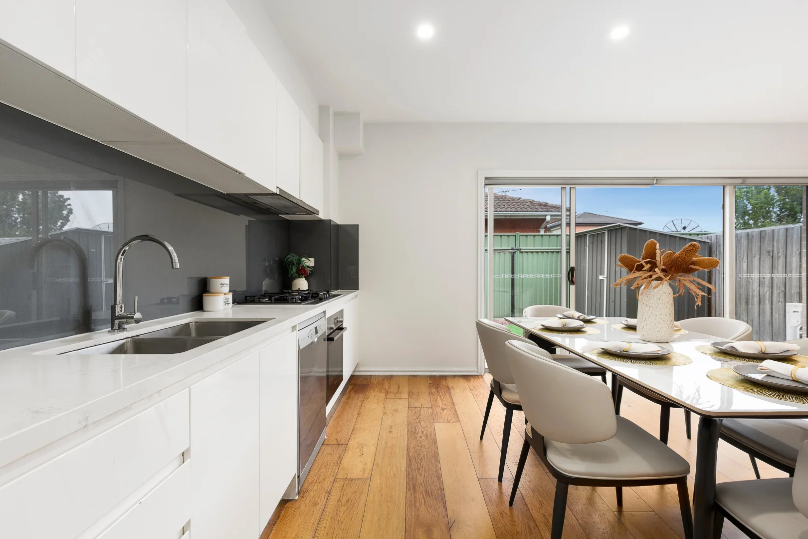 Additional image 3 of 2/26 Oakes Avenue, Clayton South VIC 3169