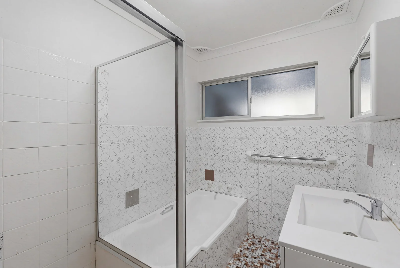 Additional image 7 of 194 Railway Street, Woy Woy NSW 2256