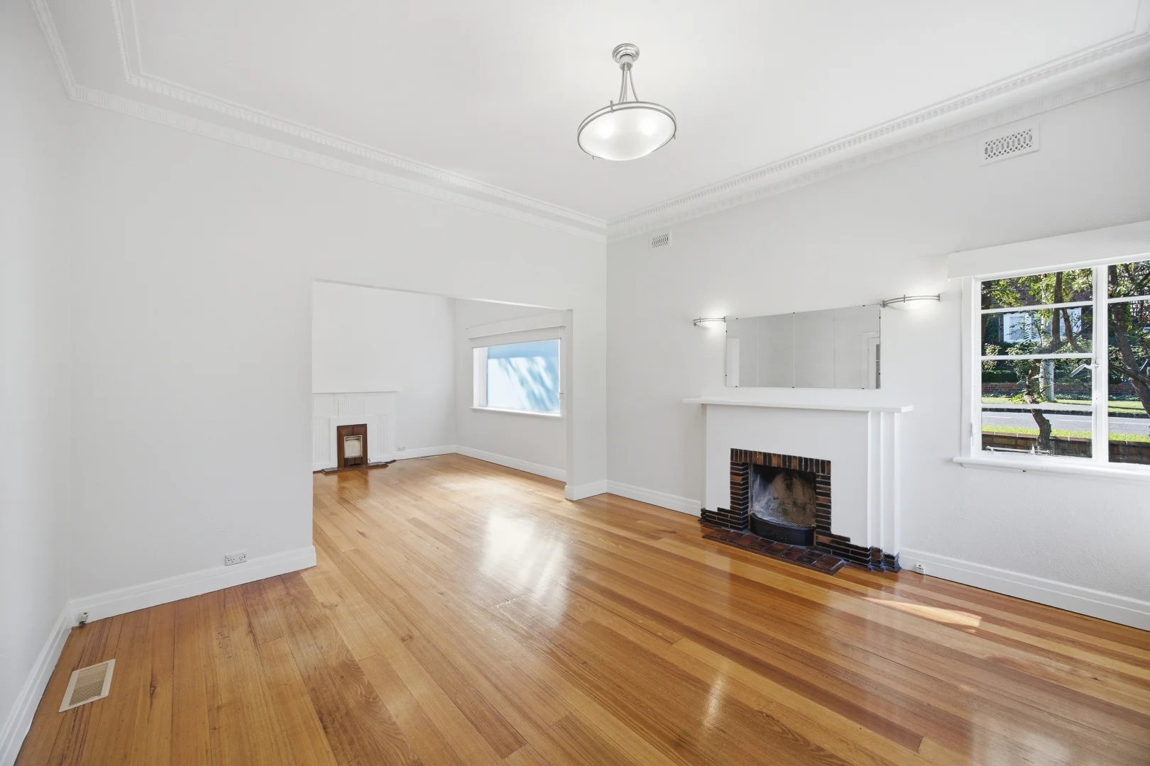 45 Bath Road, Glen Iris VIC 3146 photo 2
