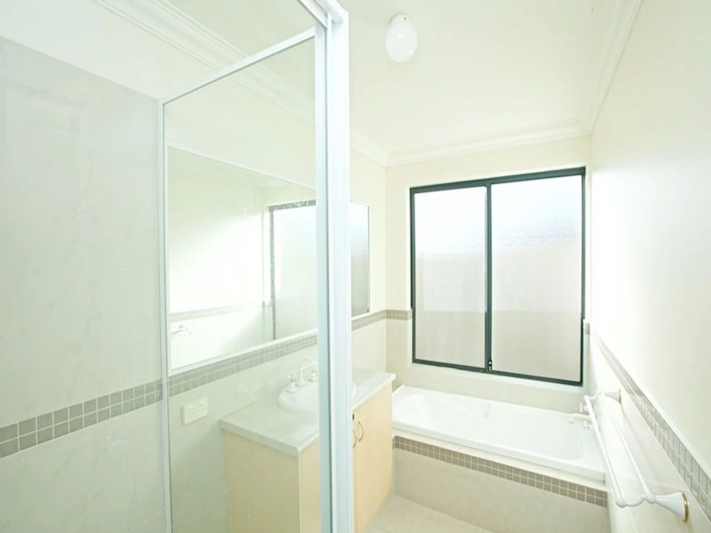 Additional image 11 of 8C Marian St, Innaloo WA 6018