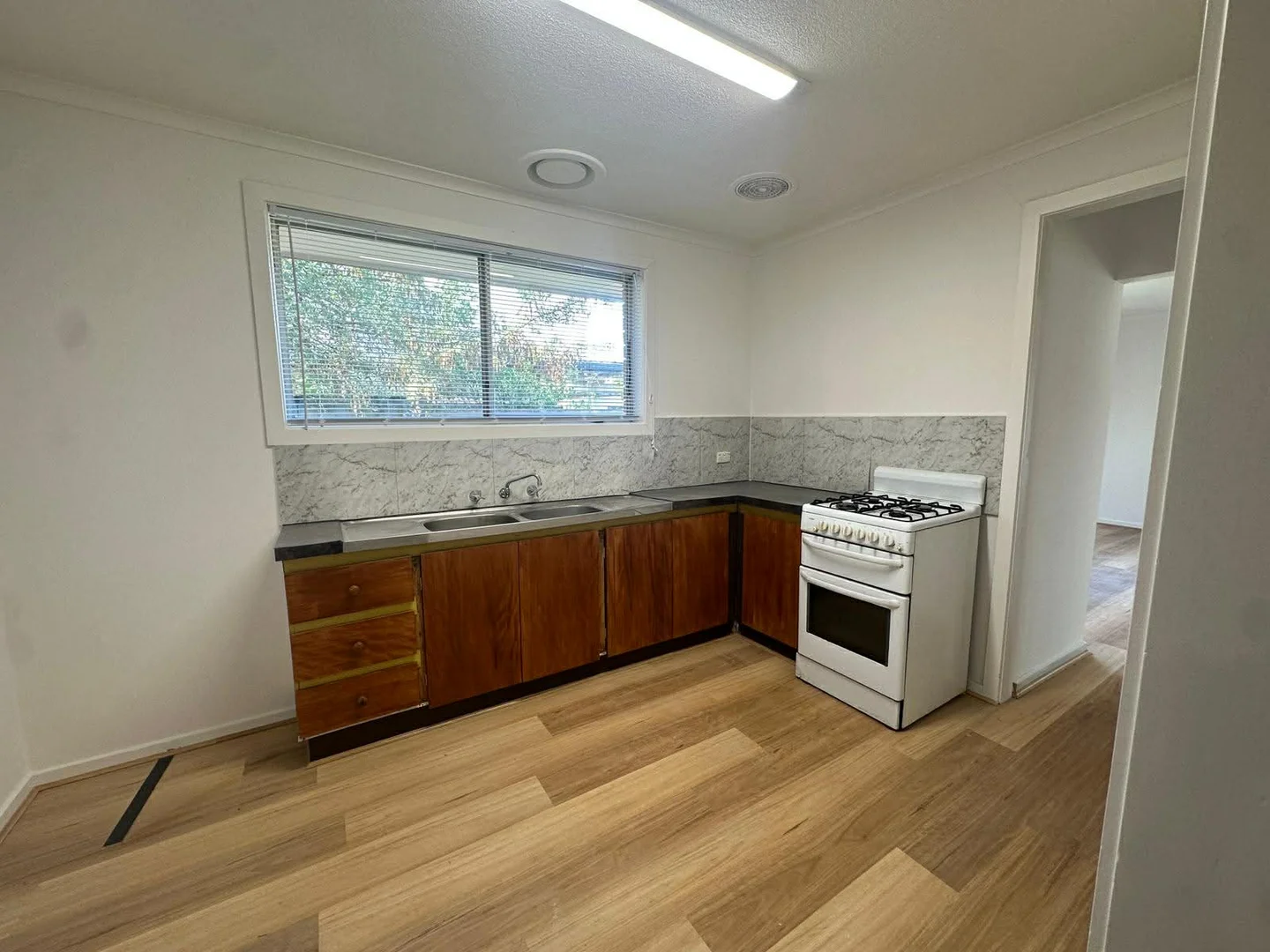 Additional image 2 of 3/30 Burns Avenue, Clayton South VIC 3169