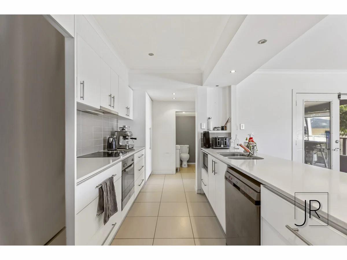 Additional image 5 of 8B Naranga Avenue, Broadbeach Waters QLD 4218