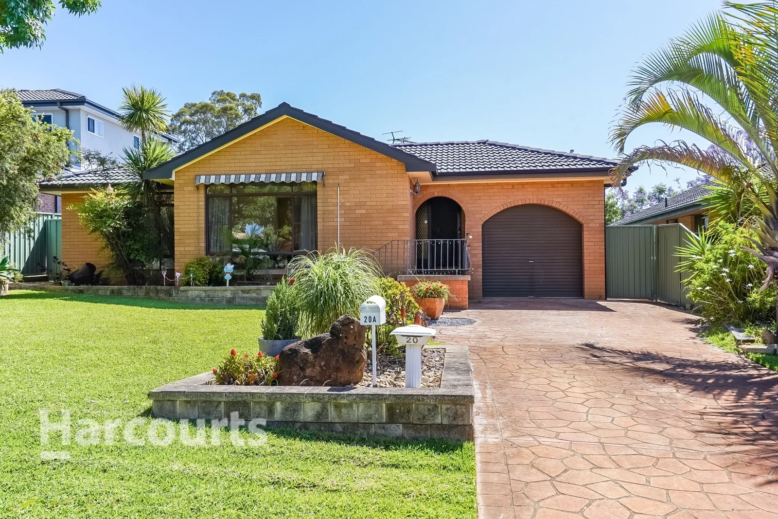20 & 20a Semillon Crescent, Eschol Park NSW 2558